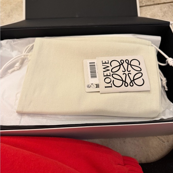 Loewe Rise Lace-Up
Leather Sneaker... size 38 Brand New Never worn - Picture 4 of 6